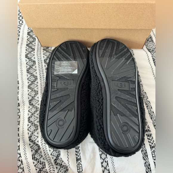 UGG plush slippers - Picture 3 of 4